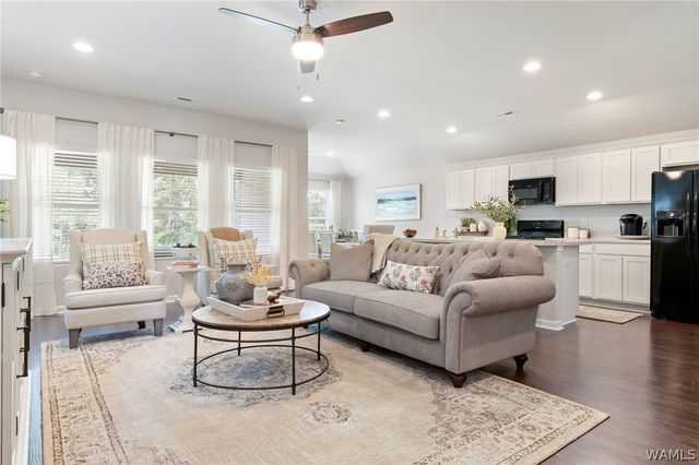 16541 Osceloa Avenue, Moundville, AL 35474