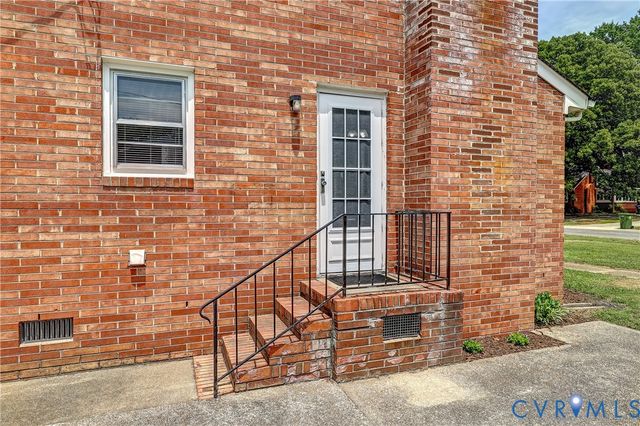 1024 Woodhaven Dr, Richmond, VA 23224
