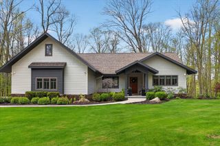 1901 Mccabe Avenue Ne, Ada Twp, MI 49331