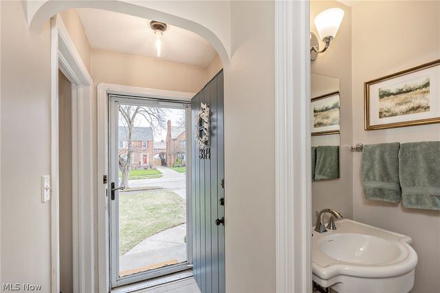 3874 Grenville Road, University Heights, OH 44118