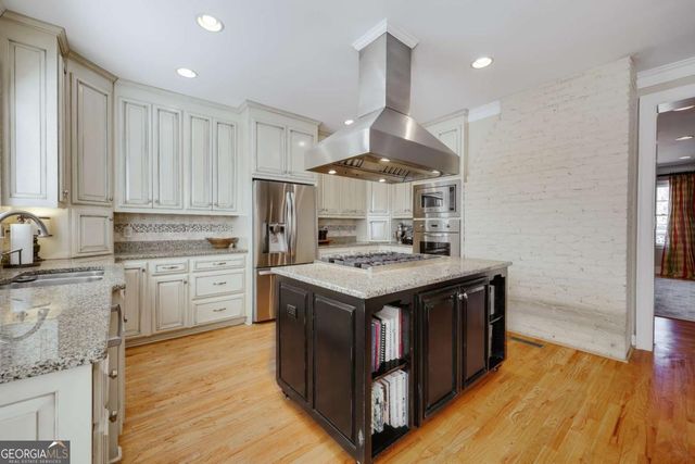 577 Cloverhurst Avenue, Athens, GA 30606