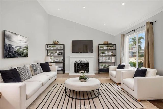 5604 Bloomfield Street, Simi Valley, CA 93063