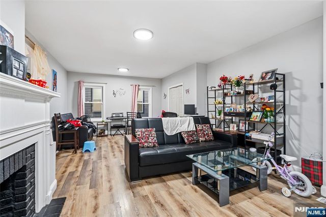 288 William, East Orange, NJ 07017