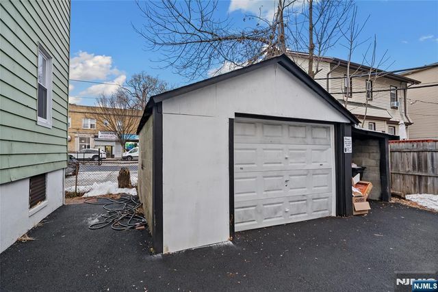 288 William, East Orange, NJ 07017