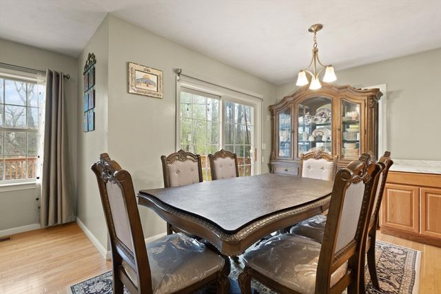 18 Meena Dr, Worcester, MA 01603