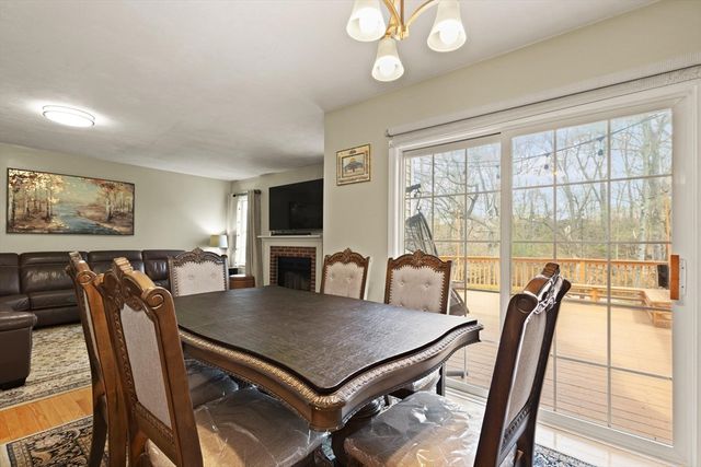 18 Meena Dr, Worcester, MA 01603