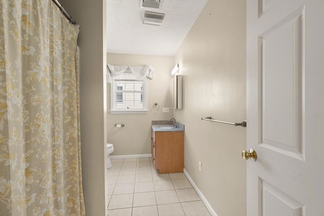 18 Meena Dr, Worcester, MA 01603