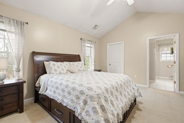 18 Meena Dr, Worcester, MA 01603