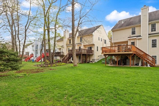 18 Meena Dr, Worcester, MA 01603