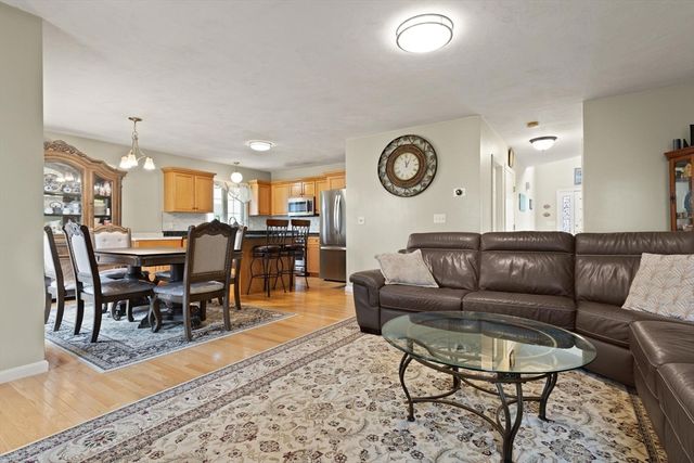 18 Meena Dr, Worcester, MA 01603