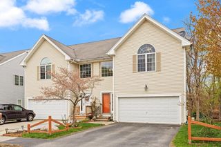 18 Meena Dr, Worcester, MA 01603