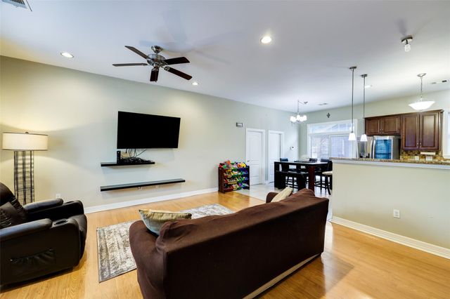 411 W 14th Street W, Houston, TX 77008