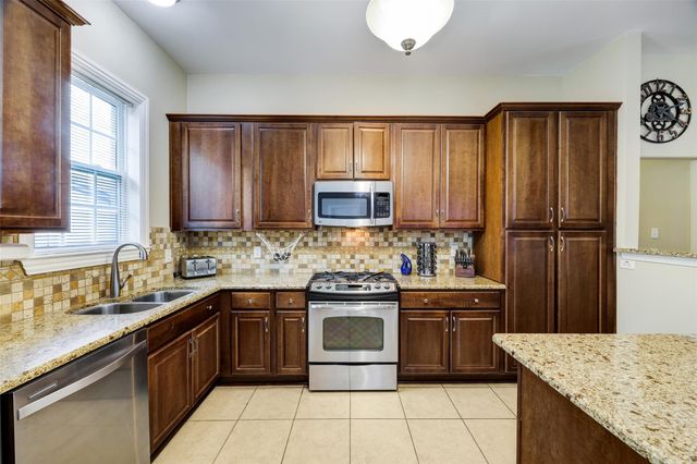 411 W 14th Street W, Houston, TX 77008
