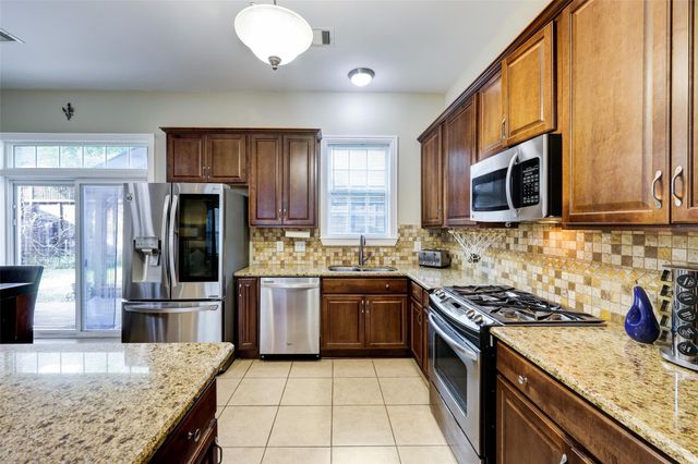 411 W 14th Street W, Houston, TX 77008