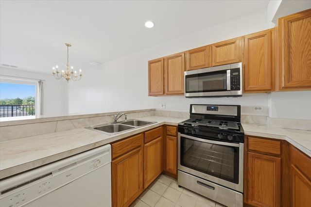 6238 W 26TH Street 503, Berwyn, IL 60402