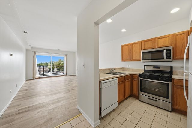 6238 W 26TH Street 503, Berwyn, IL 60402