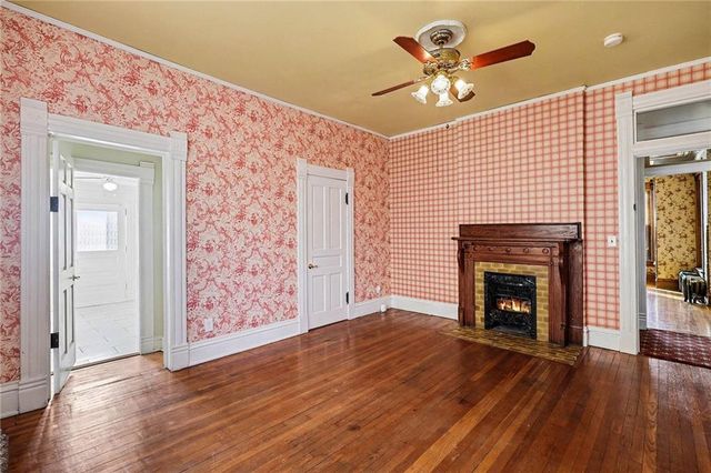 425 Gladstone Boulevard, Kansas City, MO 64124