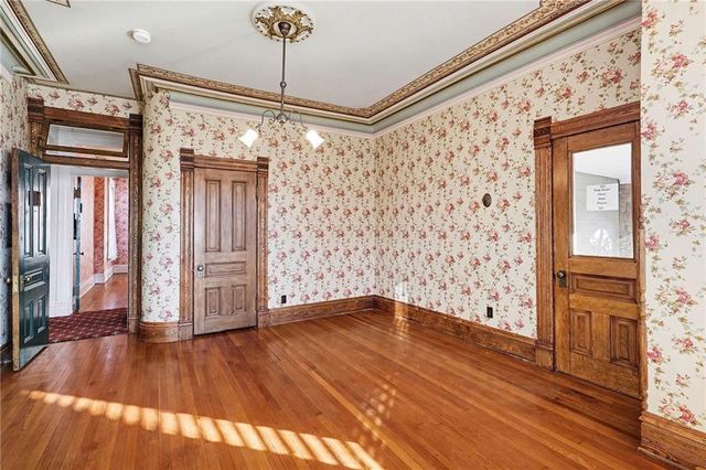 425 Gladstone Boulevard, Kansas City, MO 64124