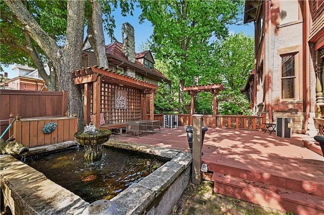425 Gladstone Boulevard, Kansas City, MO 64124