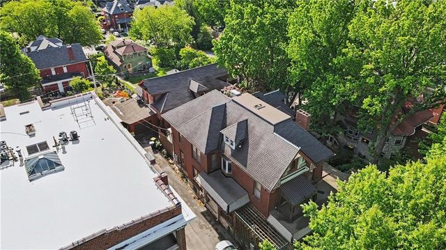 425 Gladstone Boulevard, Kansas City, MO 64124