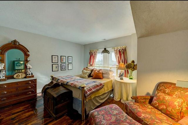 425 Gladstone Boulevard, Kansas City, MO 64124
