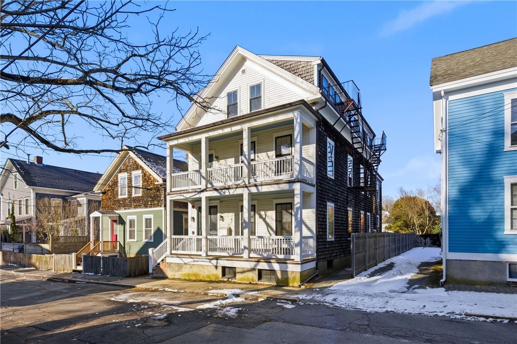 19 Walnut Street 2, Newport, RI 02840
