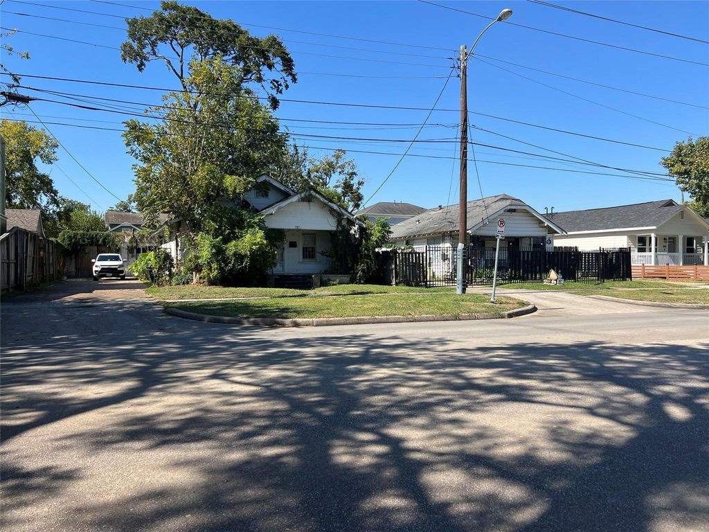 1811 & 1815 Studewood Street, Houston, TX 77008