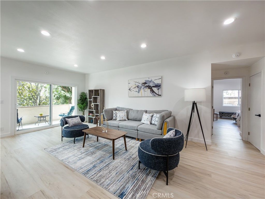 Image 1 of property listing at 1944 Glendon 209, Los Angeles, CA 90025