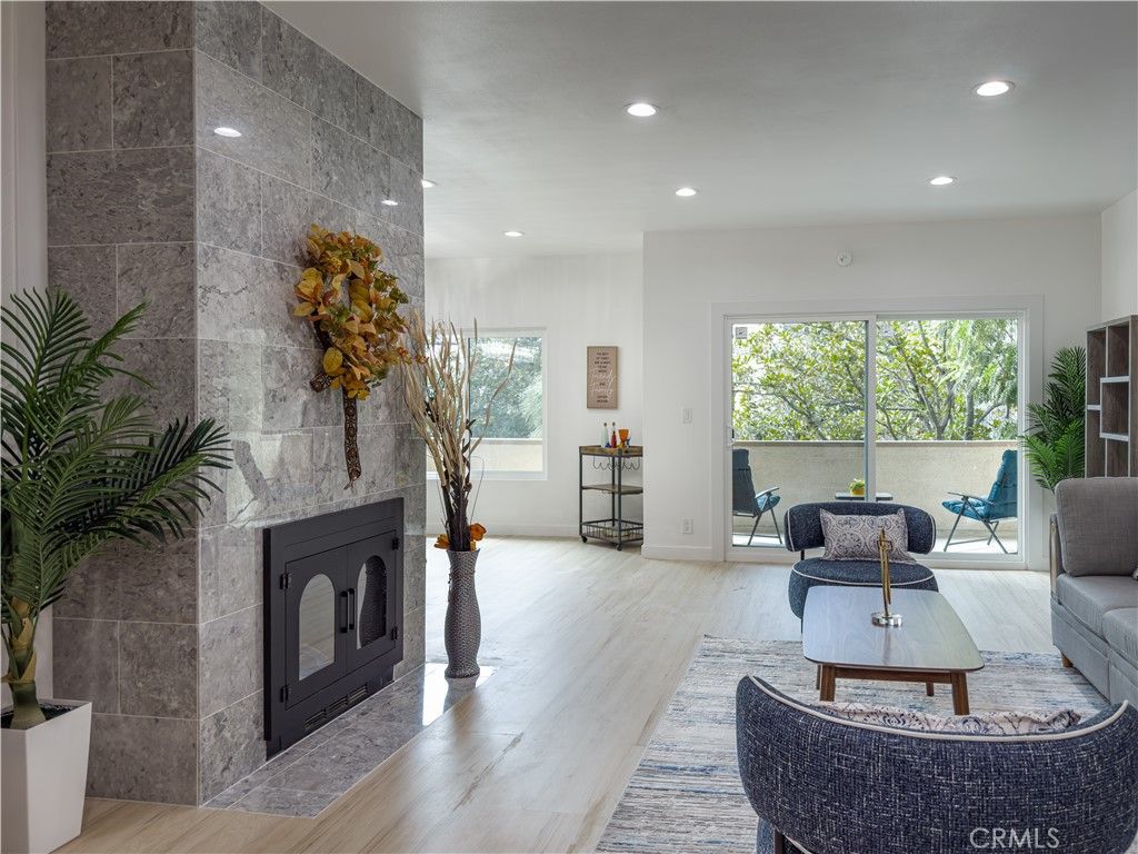 Image 13 of property listing at 1944 Glendon 209, Los Angeles, CA 90025