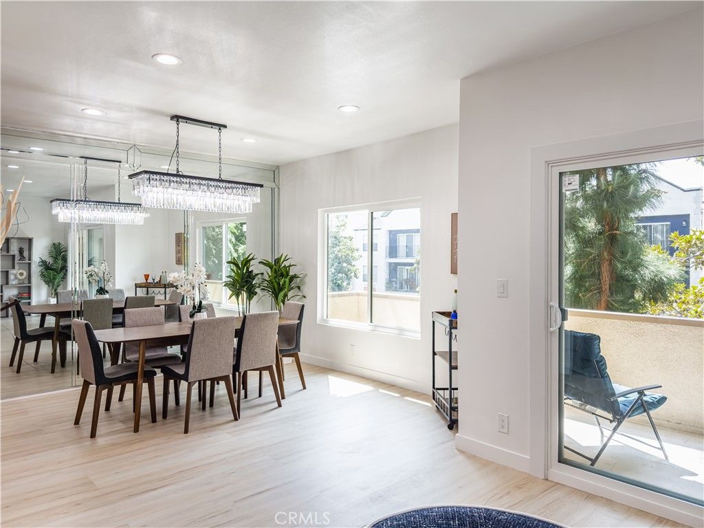 Image 20 of property listing at 1944 Glendon 209, Los Angeles, CA 90025