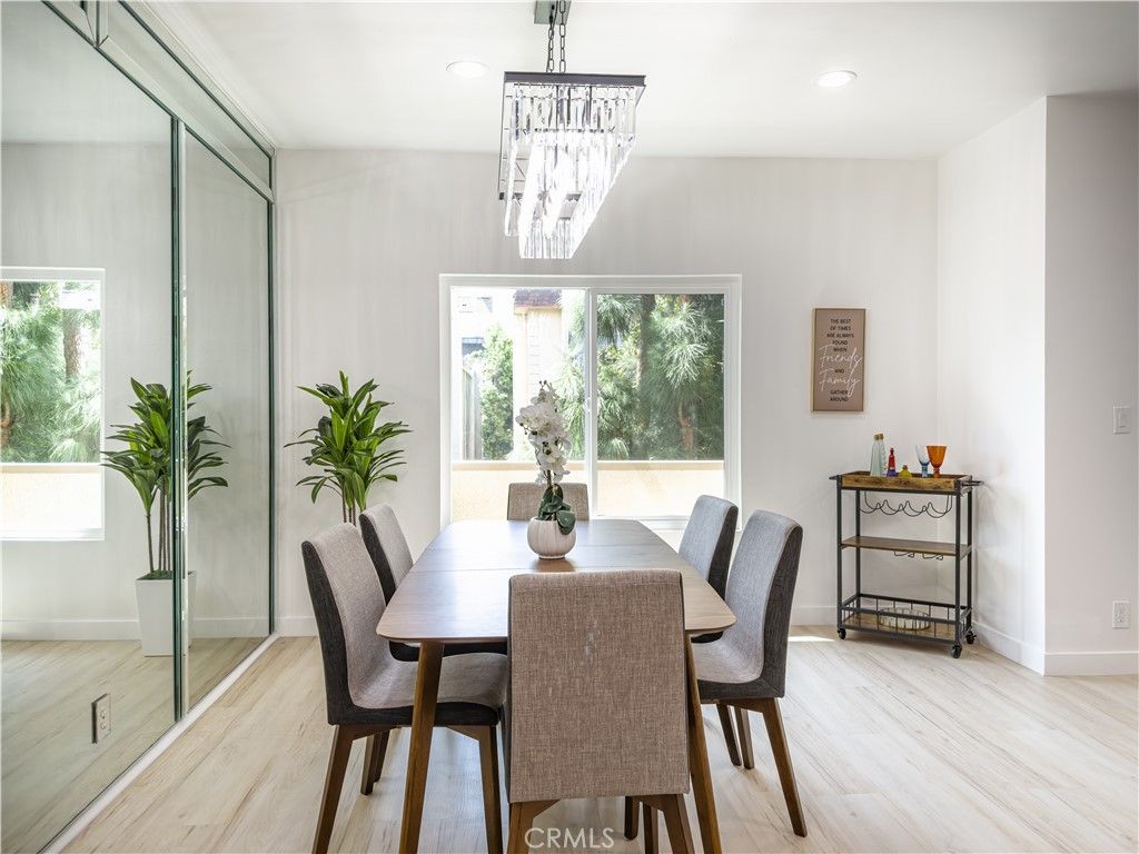 Image 26 of property listing at 1944 Glendon 209, Los Angeles, CA 90025