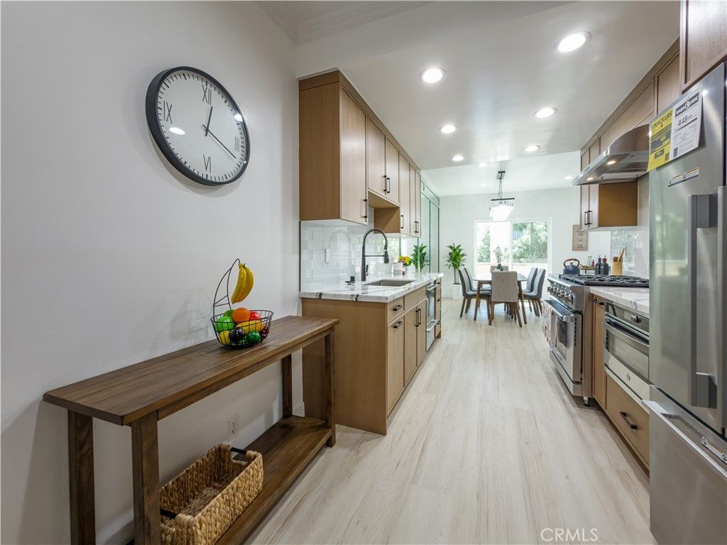 Image 34 of property listing at 1944 Glendon 209, Los Angeles, CA 90025