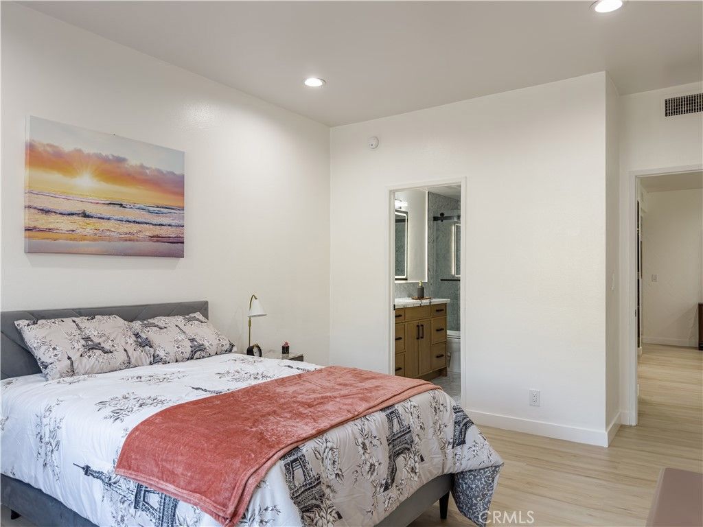 Image 36 of property listing at 1944 Glendon 209, Los Angeles, CA 90025
