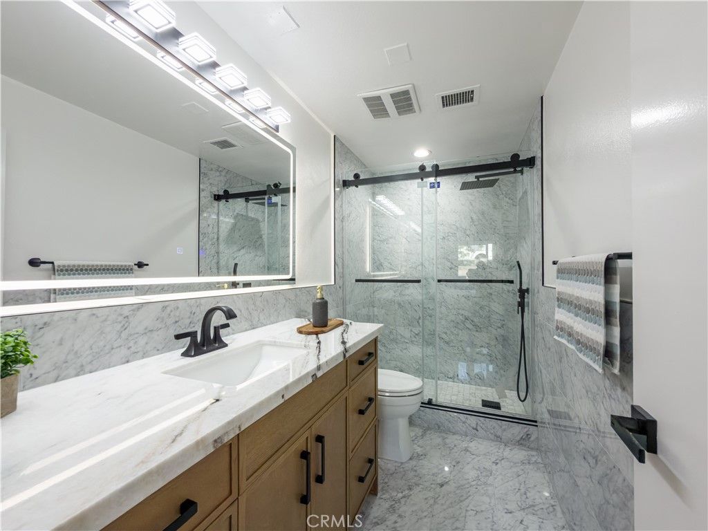 Image 39 of property listing at 1944 Glendon 209, Los Angeles, CA 90025