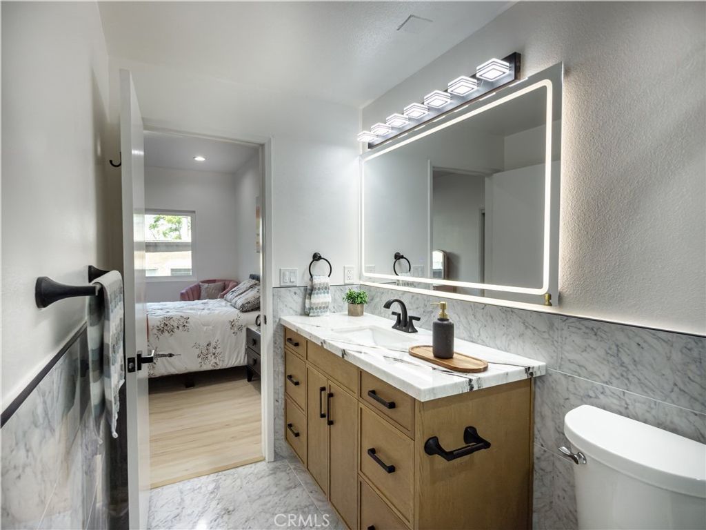 Image 42 of property listing at 1944 Glendon 209, Los Angeles, CA 90025