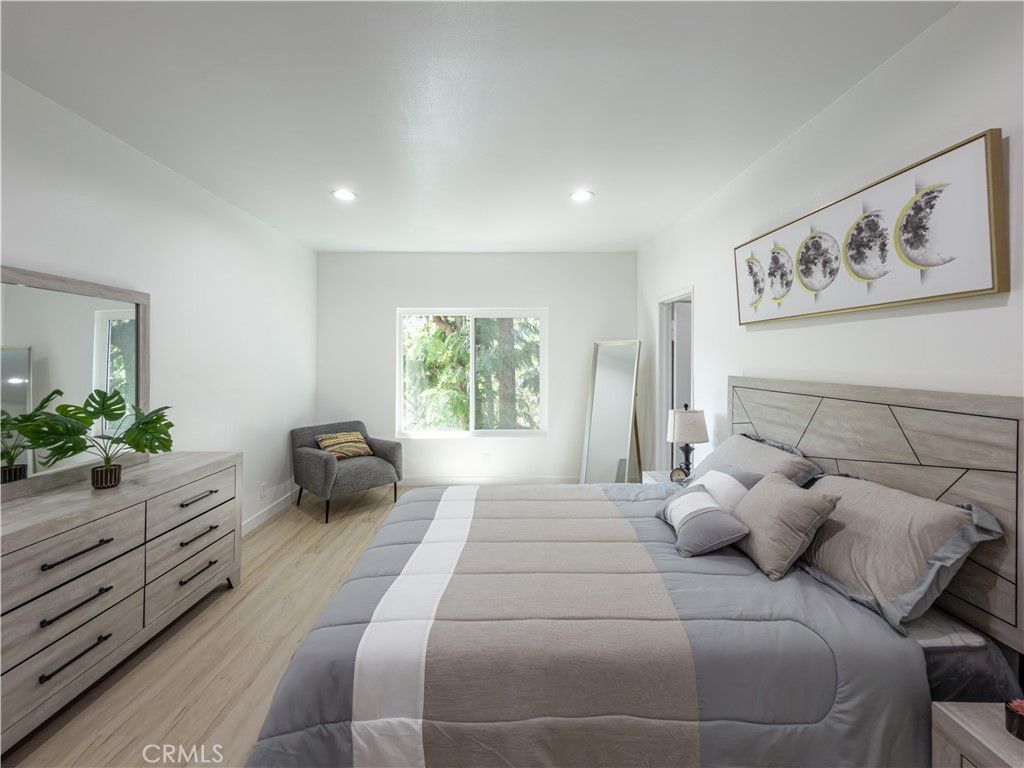 Image 46 of property listing at 1944 Glendon 209, Los Angeles, CA 90025