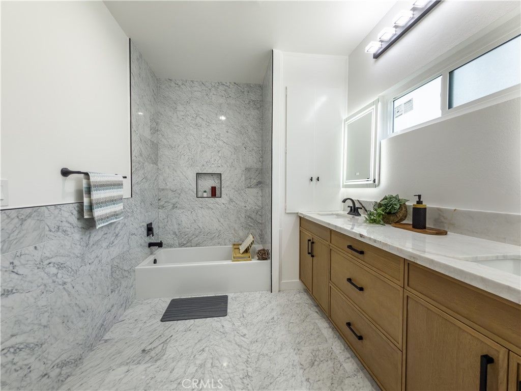 Image 49 of property listing at 1944 Glendon 209, Los Angeles, CA 90025