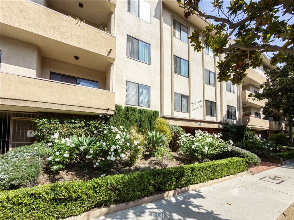 Image 56 of property listing at 1944 Glendon 209, Los Angeles, CA 90025