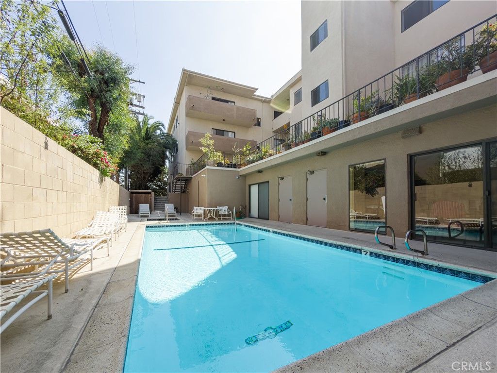 Image 61 of property listing at 1944 Glendon 209, Los Angeles, CA 90025