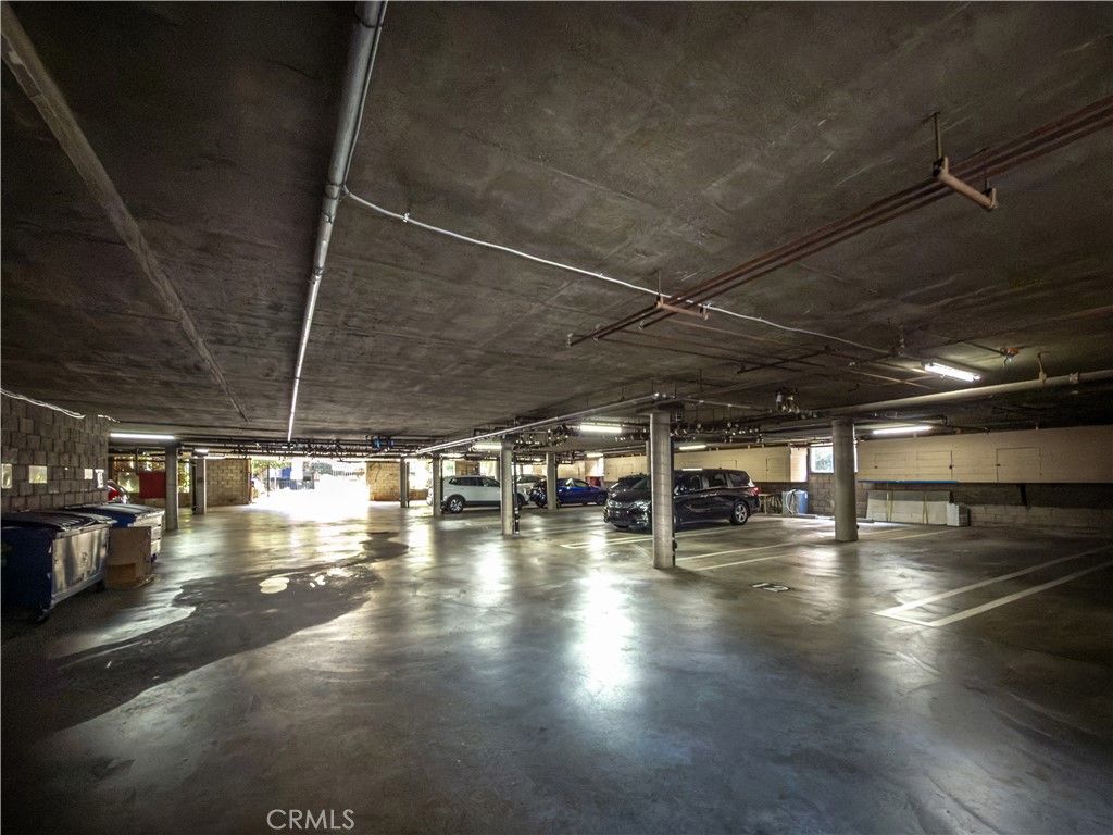 Image 62 of property listing at 1944 Glendon 209, Los Angeles, CA 90025