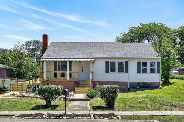128 S Young St, Sparta, TN 38583