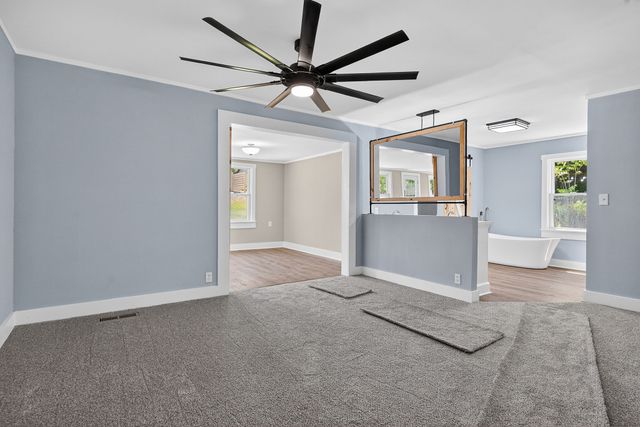 128 S Young St, Sparta, TN 38583