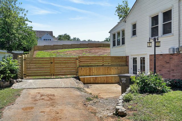 128 S Young St, Sparta, TN 38583