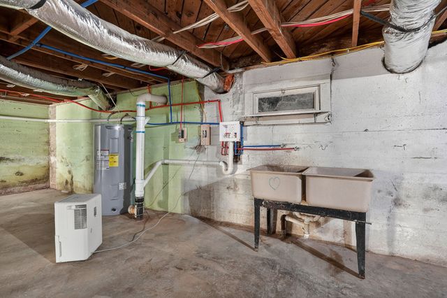 128 S Young St, Sparta, TN 38583