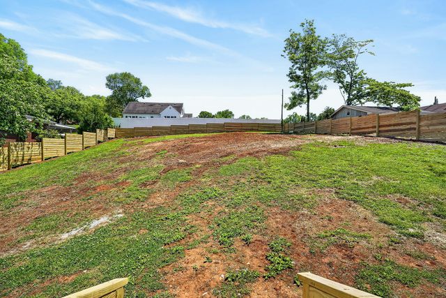 128 S Young St, Sparta, TN 38583
