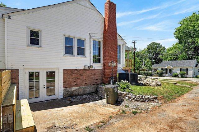 128 S Young St, Sparta, TN 38583