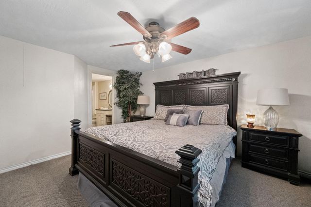 210 N 10th Street, Highlands, TX 77562