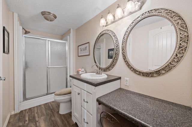 210 N 10th Street, Highlands, TX 77562