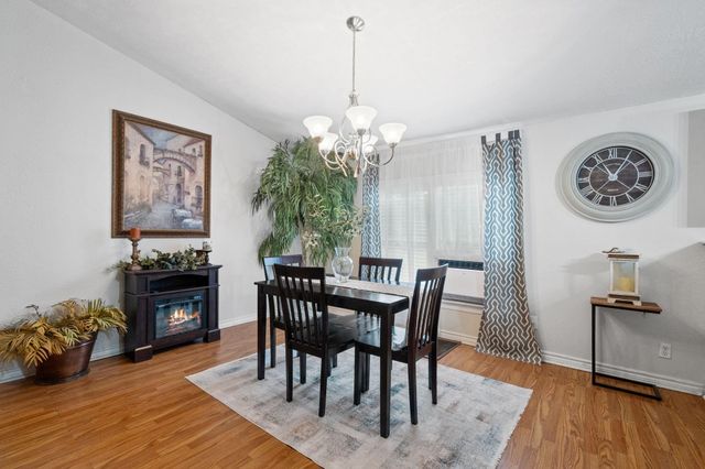 210 N 10th Street, Highlands, TX 77562