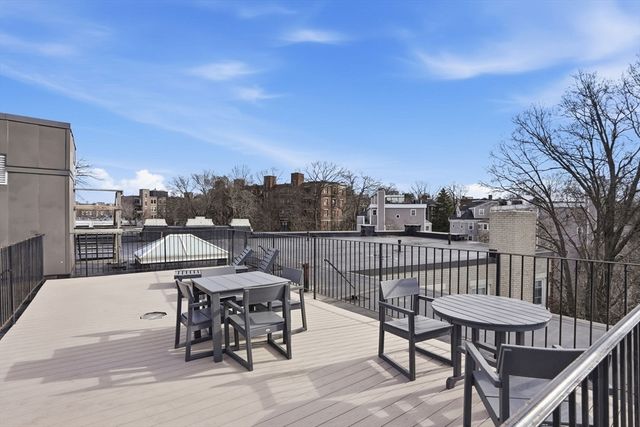 90 Kilsyth Rd 32, Boston, MA 02135